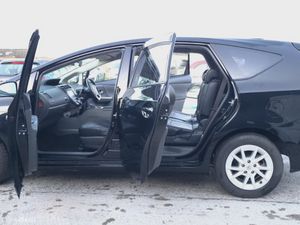 Toyota Prius Alpha LEATHER SEATS 2014 - Image 4