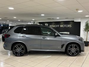 BMW X5 50e M-SPORT PRO=ONLY 6000 MILES//HUGE SPEC/ - Image 2