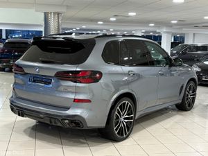 BMW X5 50e M-SPORT PRO=ONLY 6000 MILES//HUGE SPEC/ - Image 3