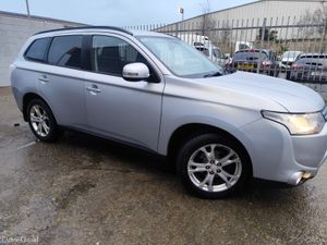 2013 Mitsubishi Outlander 2.2 di-d 4WD - Image 2