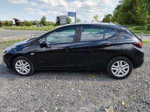 Opel Astra 2018 - Image 3