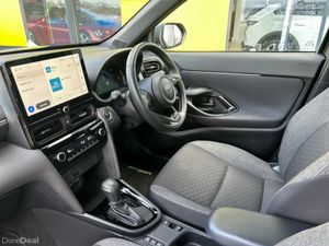 Toyota Yaris Cross LUNA SPORT MON 4DR - Image 3