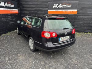 Volkswagen Passat COMFORT 1.6 FSI ESTATE - Image 4