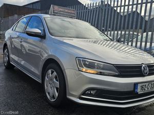 Volkswagen Jetta 2016 - Image 2