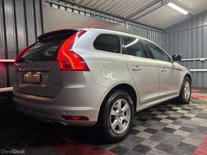 2016 Volvo XC60 D4 (190hp) FWD SE Geartronic - Image 3