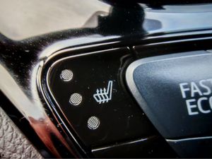 TOYOTA C-HR HYBRID SPORT 4DR AUTO - Image 4