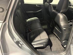 Ford Kuga 1.5 TDCI TITANIUM - AUTOMATIC- LOW KMS - Image 4