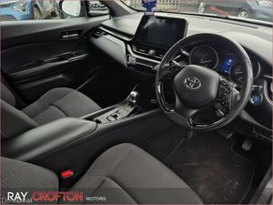 Toyota C-HR 1.8 HYBRID LUNA - Image 2