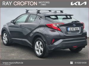 Toyota C-HR 1.8 HYBRID LUNA - Image 3