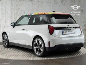 Mini Cooper Cooper SE - Image 2