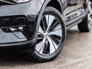 2022 VOLVO XC40 T-4 PLUS BRIGHT - Image 2