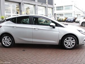 Opel Astra 2017 - Image 3