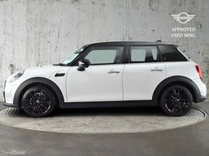 Mini Cooper 5-Door Cooper Exclusive - Image 3