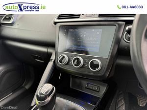 Renault Kadjar S-edition Blue DCI 115 5DR - Image 2