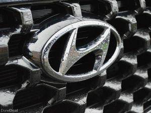 Hyundai Santa Fe 1.6 PHEV 4WD Executive Plus Auto - Image 3