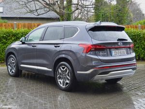 Hyundai Santa Fe 1.6 PHEV 4WD Executive Plus Auto - Image 4