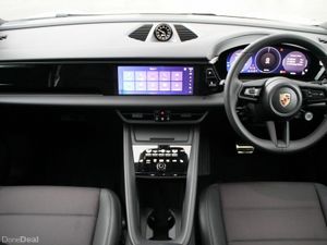 Porsche Macan Electric - Image 4