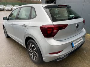 Volkswagen Polo 1.0 MPI 5SPEED 80HP 5DR LOW KMS! A - Image 4