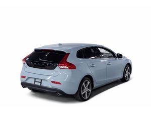 Volvo V40 2.0 D4 MOMENTUM AUTOMATIC **TOP SPEC / 1 - Image 2