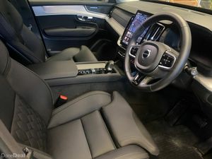 Volvo XC90 T8 Core 7 Seat AWD Auto PHEV - Image 4