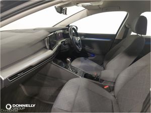 Volkswagen Golf Hatchback Life - Image 3