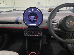 Mini Cooper Cooper SE - Image 4