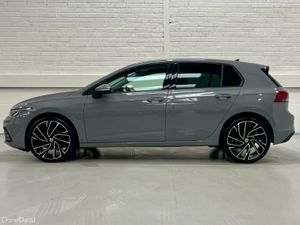 Volkswagen Golf Life 2.0TDI 115bhp 5dr Auto - 232 - Image 4