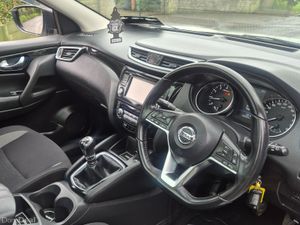 nissan qashqai 1.3 petrol ncted for 2 years - Image 3