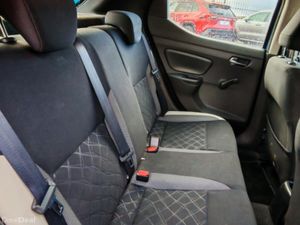 NISSAN MICRA 1.0 SV + COMFORT PACK 4DR - Image 4