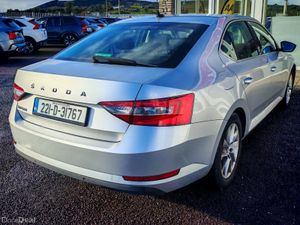 SKODA SUPERB AMBITION 2.0 TDI 150HP 5DR - Image 4