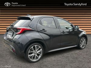 Toyota Yaris PLATINUM // PAN ROOF // FULL LEATHER - Image 2