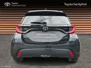 Toyota Yaris PLATINUM // PAN ROOF // FULL LEATHER - Image 4