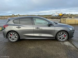 Ford Focus 1.0L ECO St-line 125PS MAN 4DR - Image 3