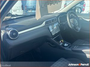 MG ZS Auto Excite **TINY MILEAGE. / HUGE WARRANTY* - Image 3