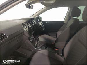 Volkswagen Tiguan Diesel Estate SE Nav - Image 3