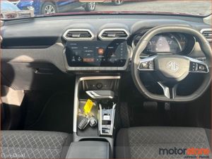 MG ZS Excite HEV **LIKE NEW / HUGE WARRANTY** - Image 4