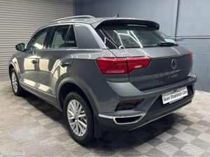 Volkswagen T-Roc DESIGN 2.0 TDI MANUAL 6SPEED FWD - Image 4