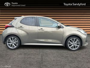 Toyota Yaris PLATINUM // PAN ROOF // FULL LEATHER - Image 3