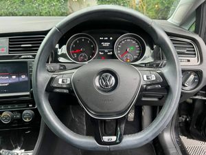 Volkswagen Golf HIGHLINE R-LINE PACK 1.4 TSI AUTO - Image 4