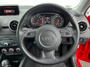 Audi A1 S-LINE PACK 1.0 TFSI ** AS NEW CAR ** // V - Image 4