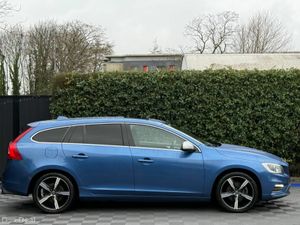 Volvo V60 R-DESIGN D4 2.0 // OPENING SUNROOF // SE - Image 4