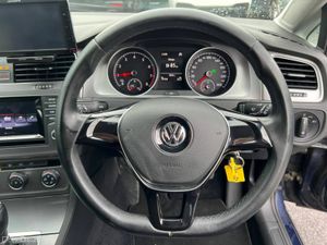 Volkswagen Golf TRENDLINE 1.2 TSI // LOW MILEAGE / - Image 4