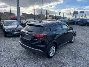 HONDA VEZEL 1.5 AUTO PETROL HYBRID *HUGH SPEC* - Image 3