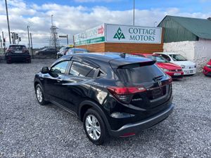 HONDA VEZEL 1.5 AUTO PETROL HYBRID *HUGH SPEC* - Image 3