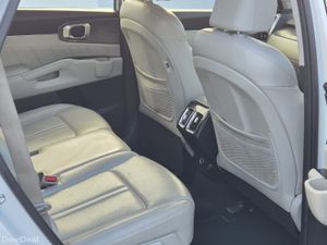 Kia Sorento 2023 leather reverse camera - Image 2
