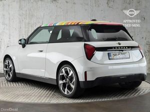 Mini Cooper Cooper SE - Image 2