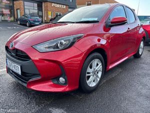 2023 Toyota Yaris 1.5 Hybrid Luna - Image 2