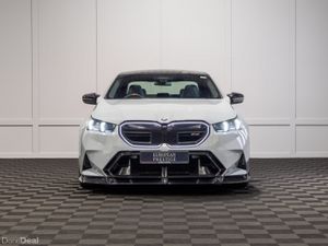 2025 BMW M5 (G90) - Image 2