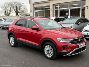 232 VW T-ROC ACTIVE 1.5 PETROL AUTOMATIC - Image 4