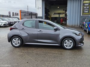 Toyota Yaris 2022 - Image 2